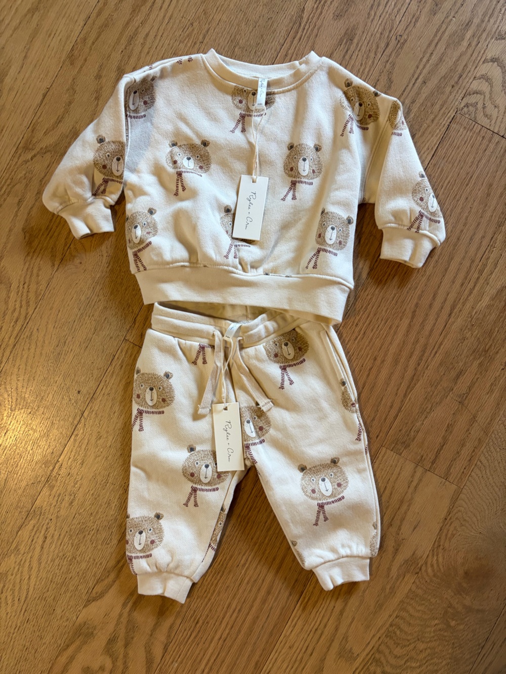 Rylee + Cru NWT Unisex Baby 2 Piece Set Sweatshirt Jogger Bear Cream Gift 3-6 M